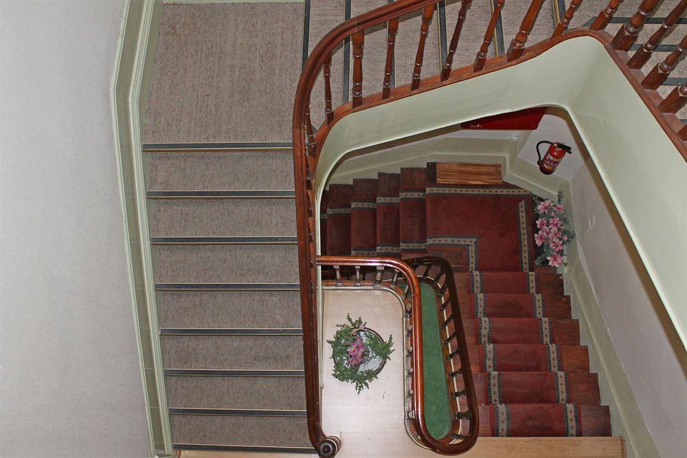 Lunar Guest House Порто Екстериор снимка