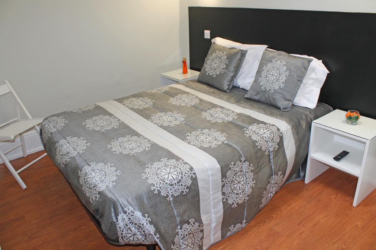 Lunar Guest House Порто Екстериор снимка