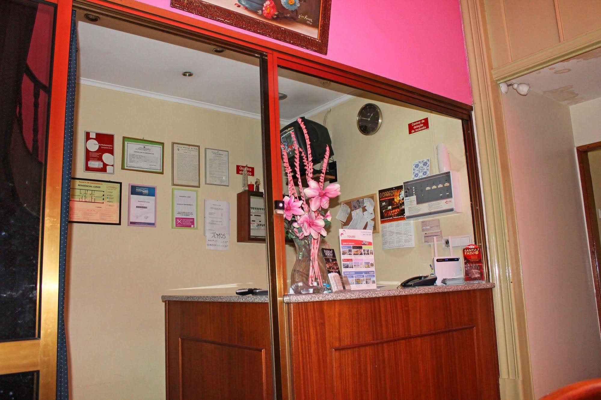 Lunar Guest House Порто Екстериор снимка