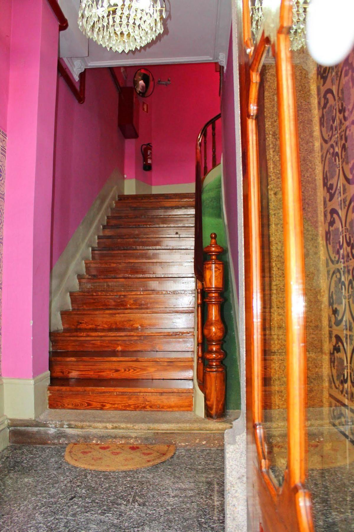 Lunar Guest House Порто Екстериор снимка